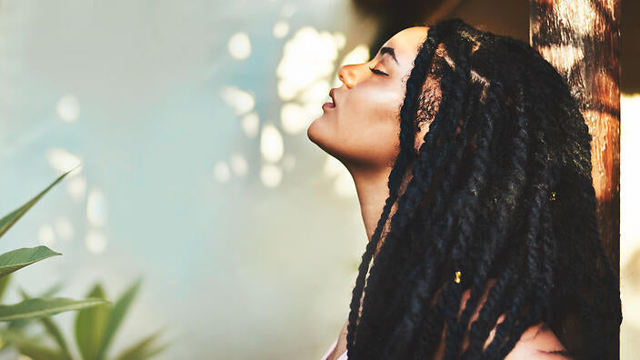 Silk Satin Bonnet Chronicles: How to properly detangle your hair